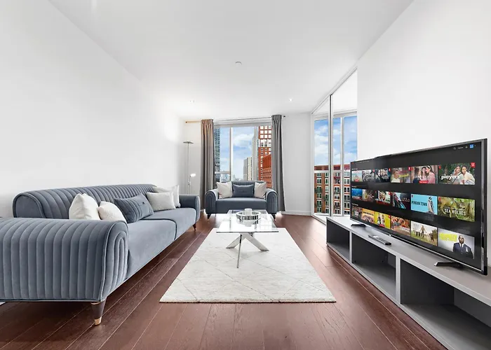 18Th Floor Luxury 2 Bedroom, 2 Bathroom Sky View With Rooftop Access & Gym! Unbeatable Experience & Extreme Value!