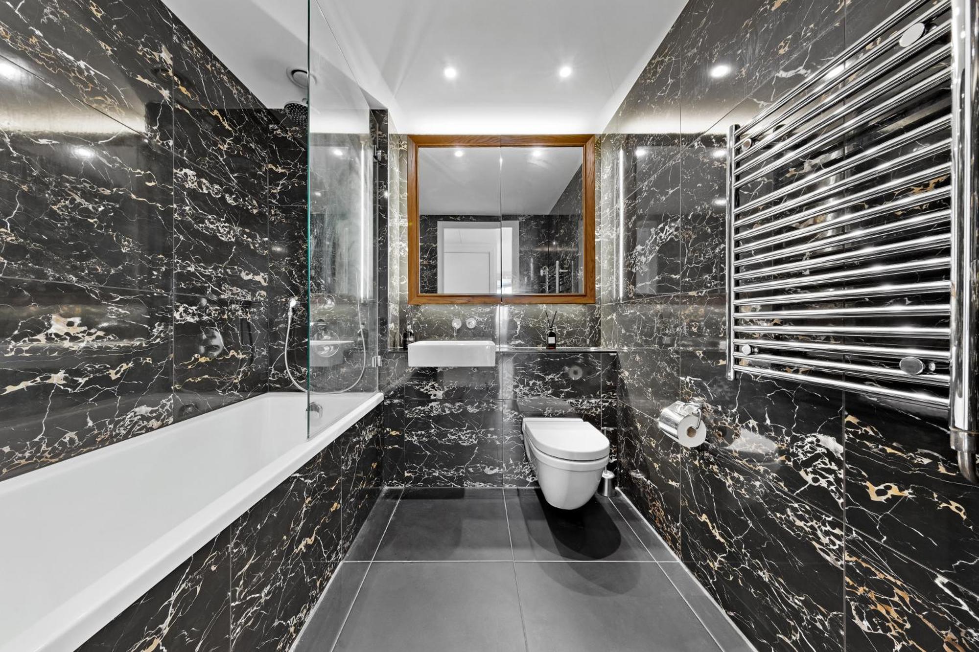 18th Floor Luxury 2 Bedroom, 2 Bathroom Sky View With Rooftop Access & Gym! Unbeatable Experience & Extreme Value! * Londra