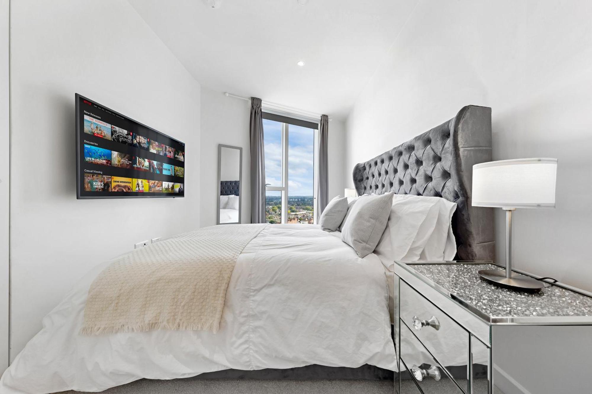 Appartamento 18th Floor Luxury 2 Bedroom, 2 Bathroom Sky View With Rooftop Access & Gym! Unbeatable Experience & Extreme Value!