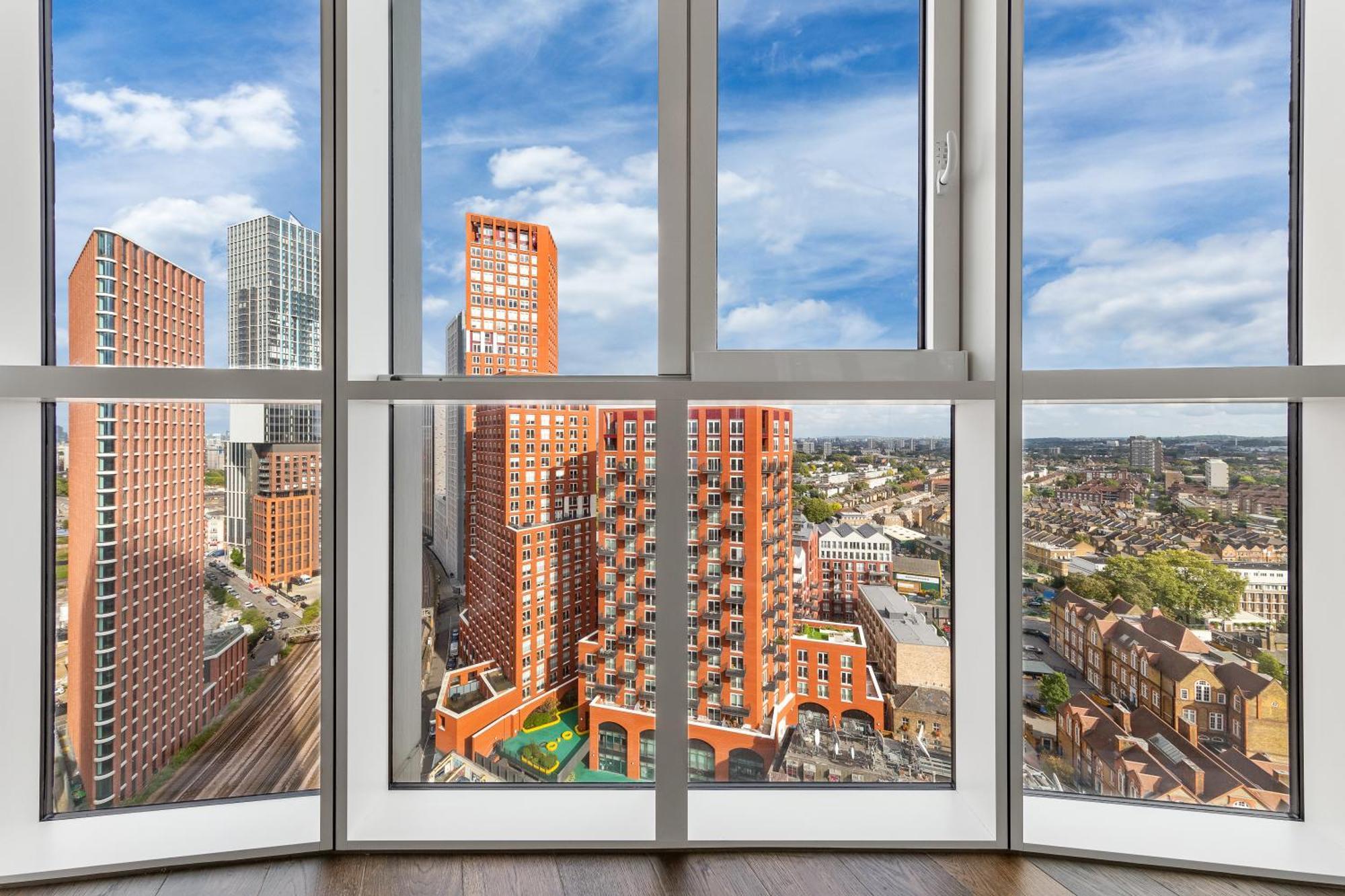 18th Floor Luxury 2 Bedroom, 2 Bathroom Sky View With Rooftop Access & Gym! Unbeatable Experience & Extreme Value! Appartamento